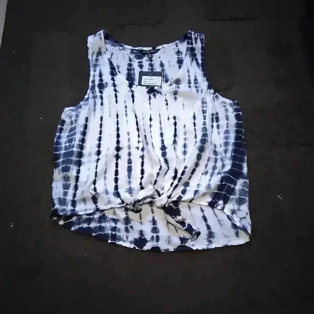 Style Envy Top M NWT